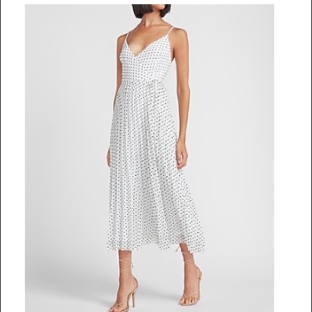 🖤🤍Express - polka dot wrap dress